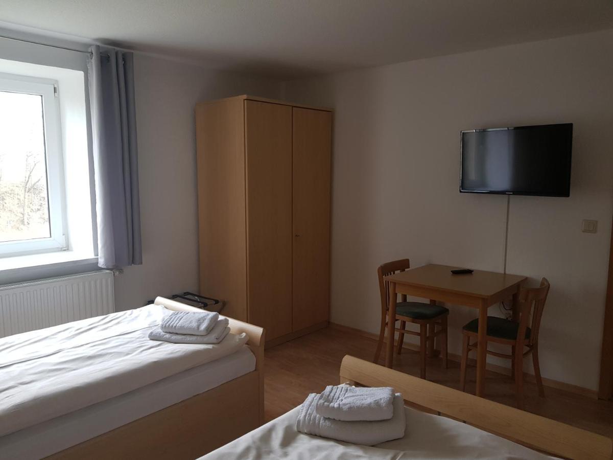 Gaestehaus Am Stadtrand Görlitz Esterno foto