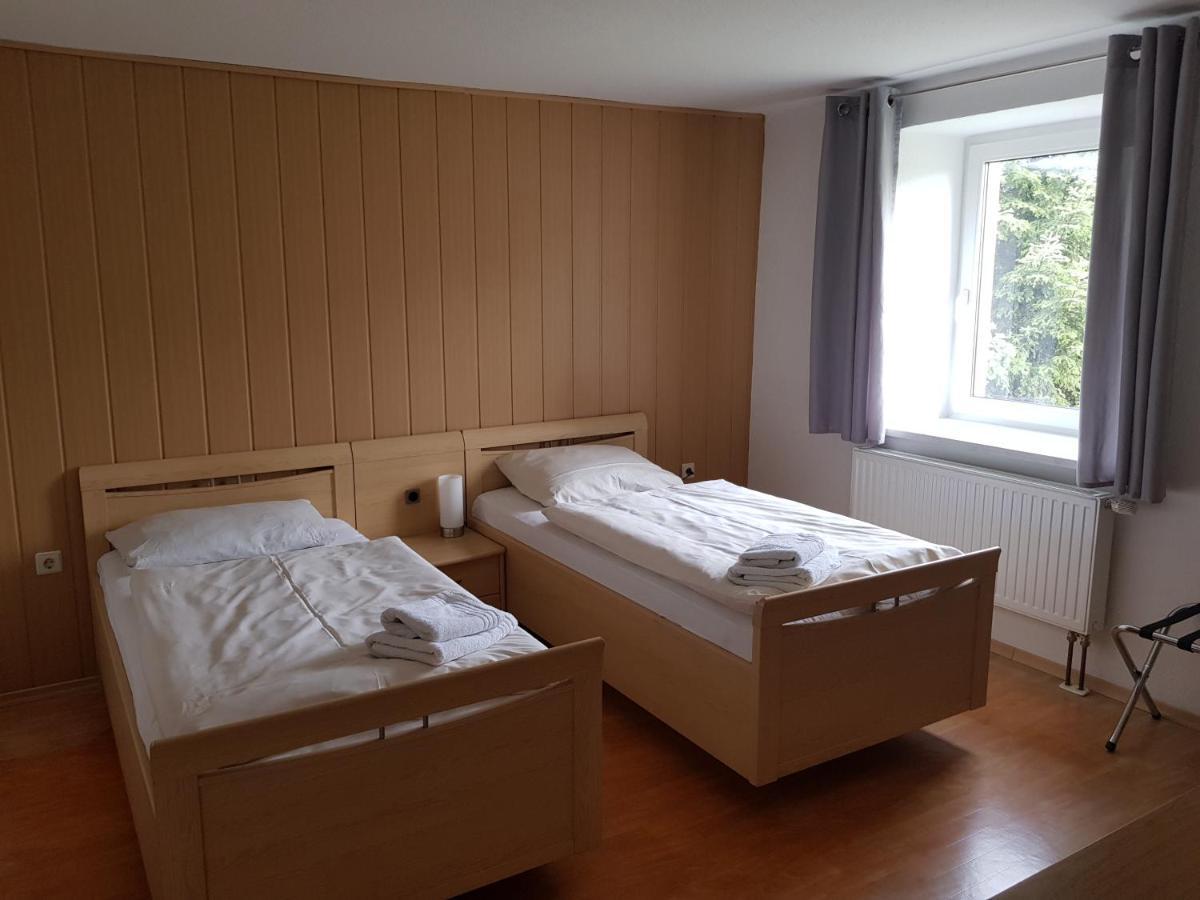 Gaestehaus Am Stadtrand Görlitz Esterno foto